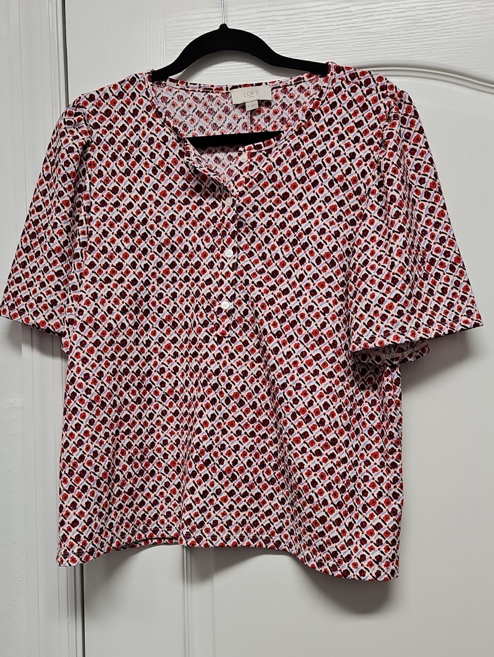 LOFT Red and White Geometric Short-Sleeve  Shirt